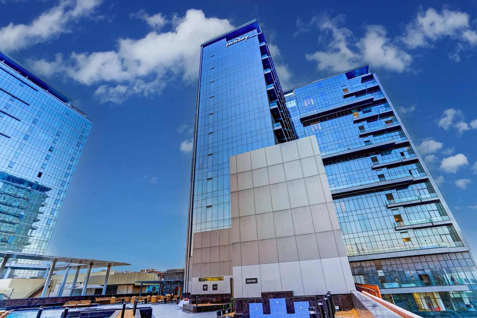 Sunday Hotels And Residences グルガウン エクステリア 写真