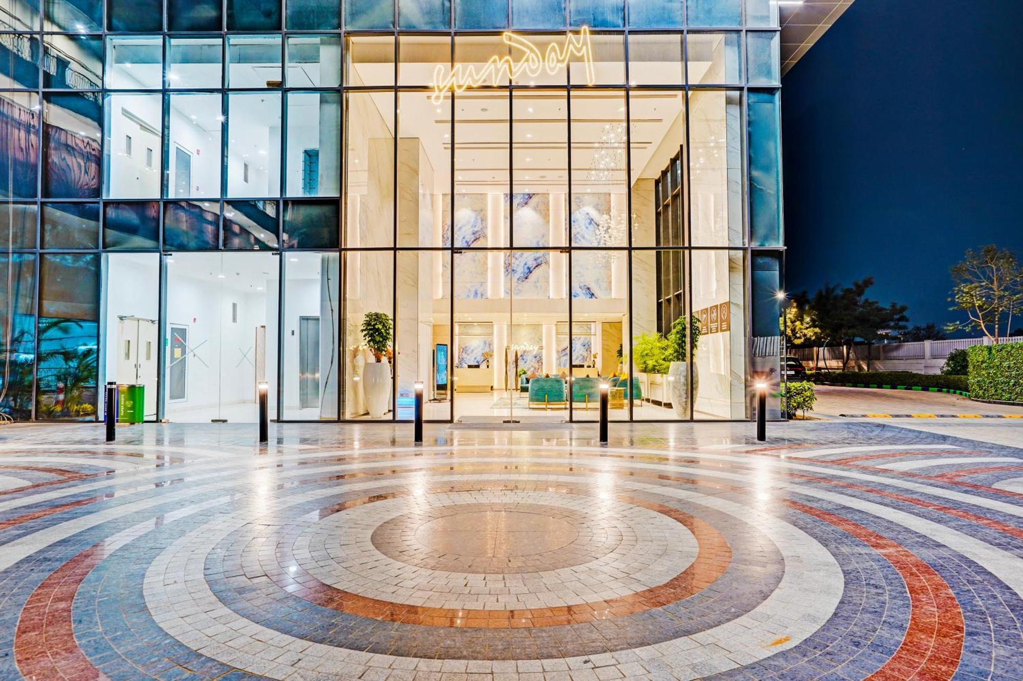 Sunday Hotels And Residences グルガウン エクステリア 写真