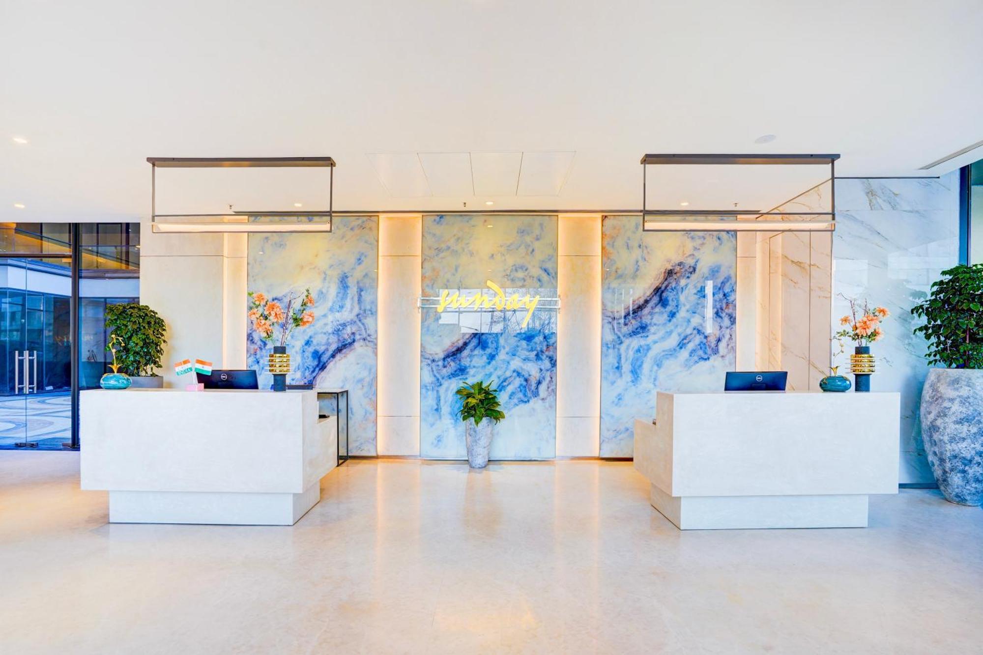 Sunday Hotels And Residences グルガウン エクステリア 写真