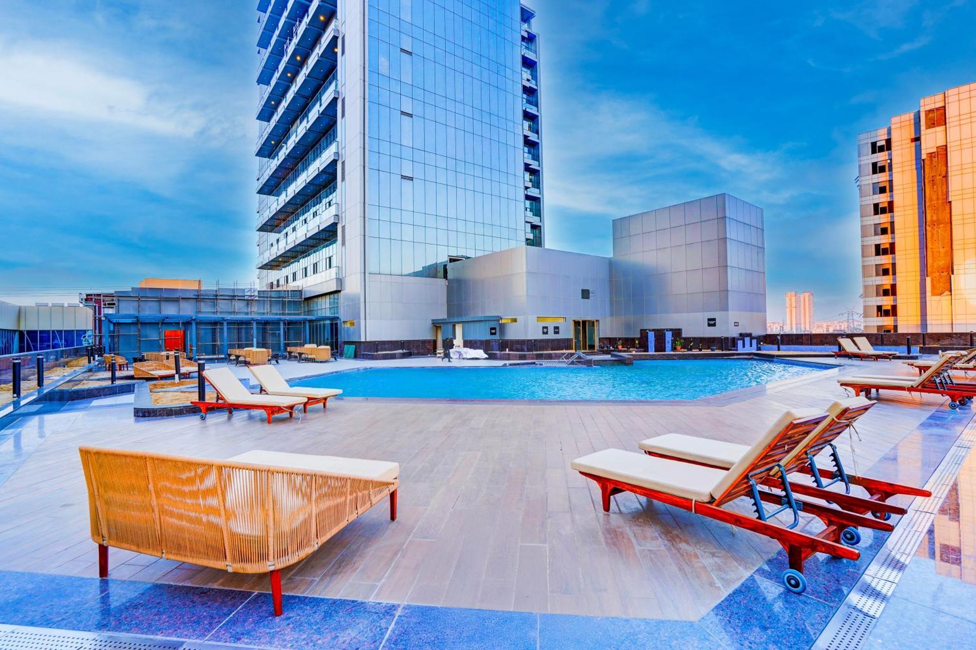 Sunday Hotels And Residences グルガウン エクステリア 写真
