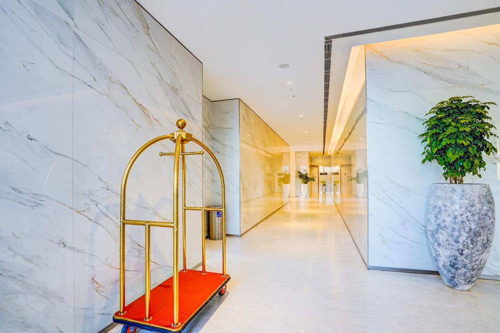 Sunday Hotels And Residences グルガウン エクステリア 写真