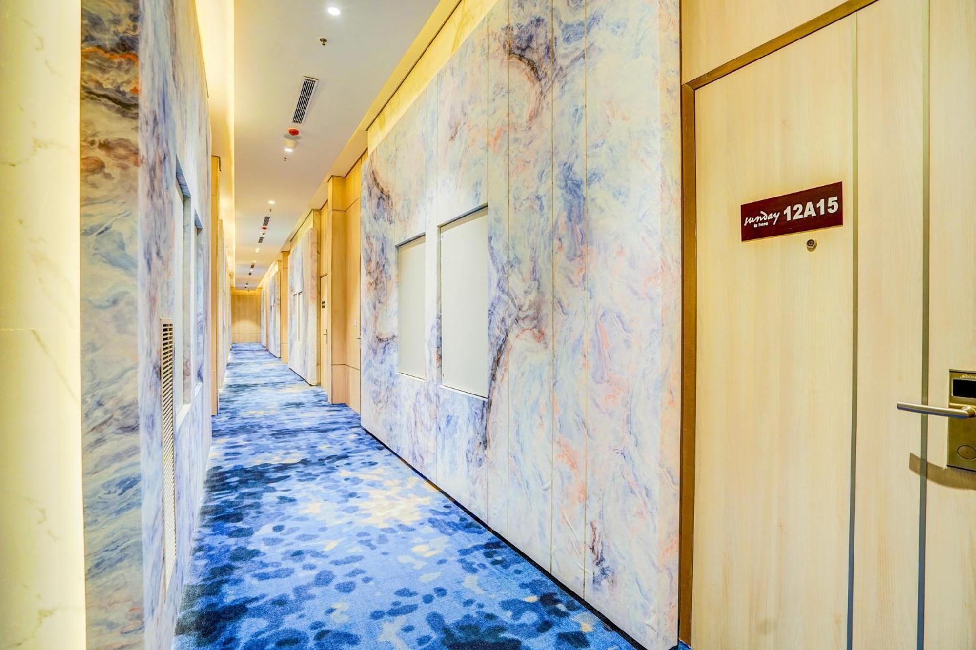 Sunday Hotels And Residences グルガウン エクステリア 写真